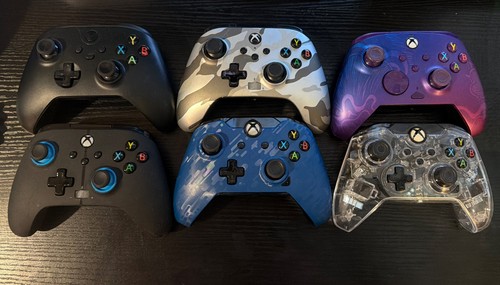 Xbox wired controllers lot - xbox,